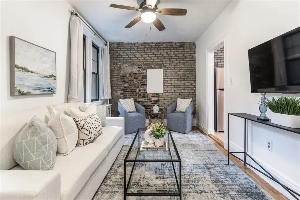 60 Queensberry St #8, Boston, MA 02215 - Image #1