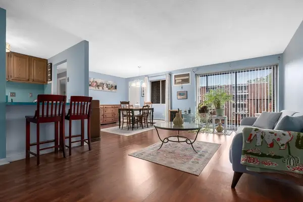 64 Main St #41B, Stoneham, MA 02180