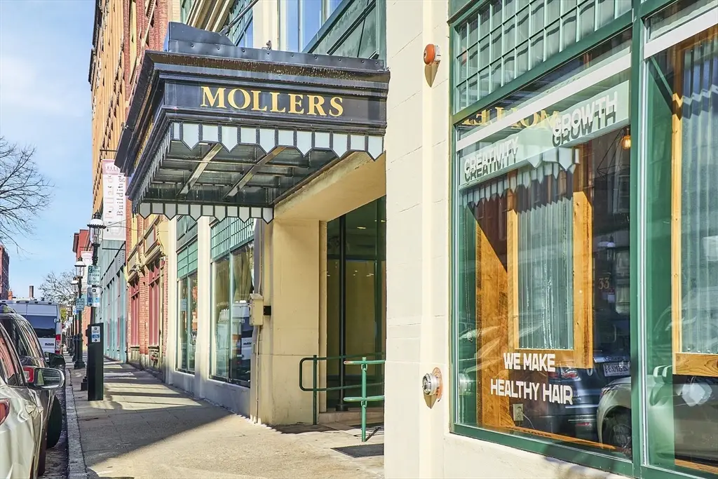 23-33 Middle St #6, Lowell, MA 01852 - Image #1