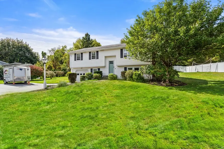 12 Patti Ln, Maynard, MA 01754 - Image #2