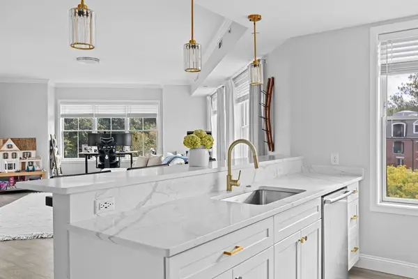 131 Eliot St #312, Milton, MA 02186