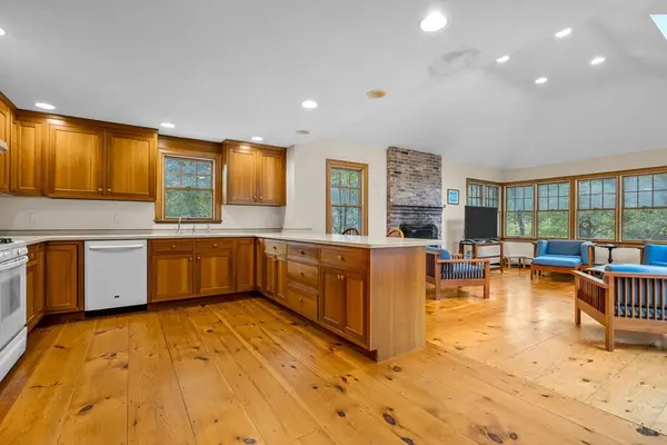 24 Minnetuxet Way, Yarmouth, MA 02675