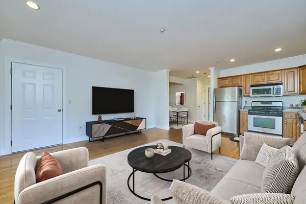 32 Beach St #1, Boston, MA 02122