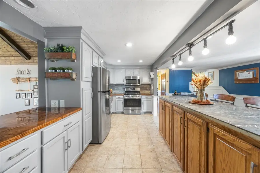 229 Washington Terrace, Whitman, MA 02383 - Image #3