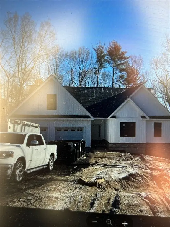 105 Carroll Hill Rd, Charlton, MA 01507 - Image #1