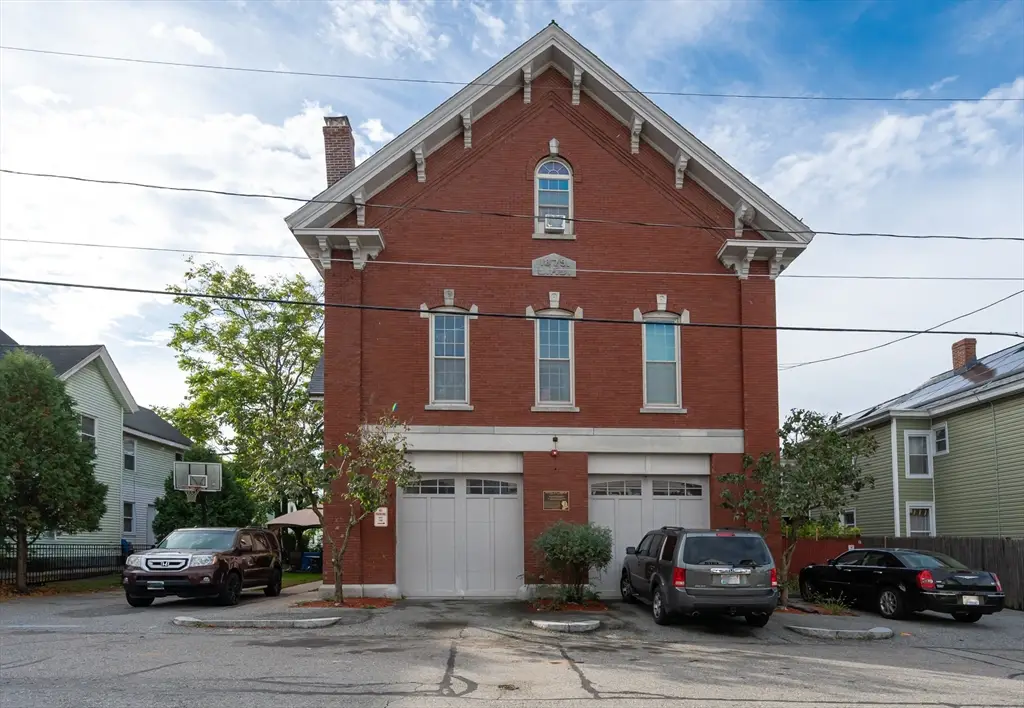 27 Fourth St, Lowell, MA 01850 - #1