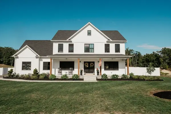 41 Wintergreen Way, Glocester, RI 02814