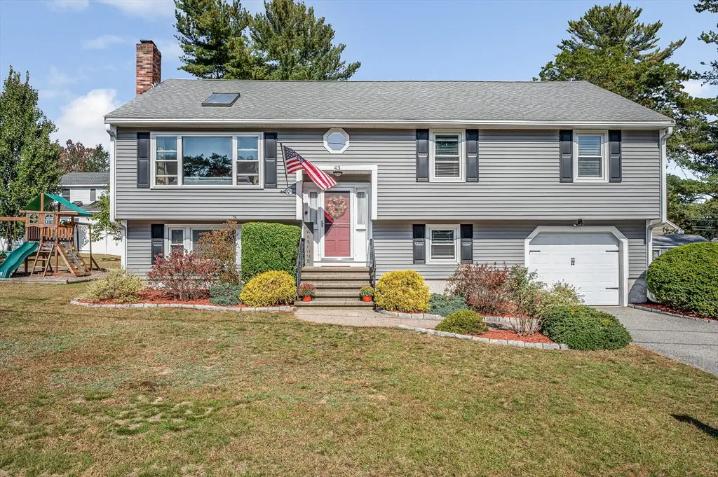 43 Palm Dr, Tewksbury, MA 01876 - Image #1