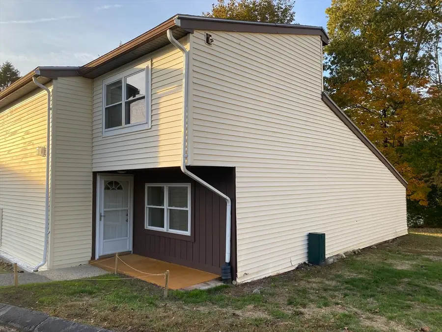 10 Mason Ct #10, Amesbury, MA 01913 - Image #2