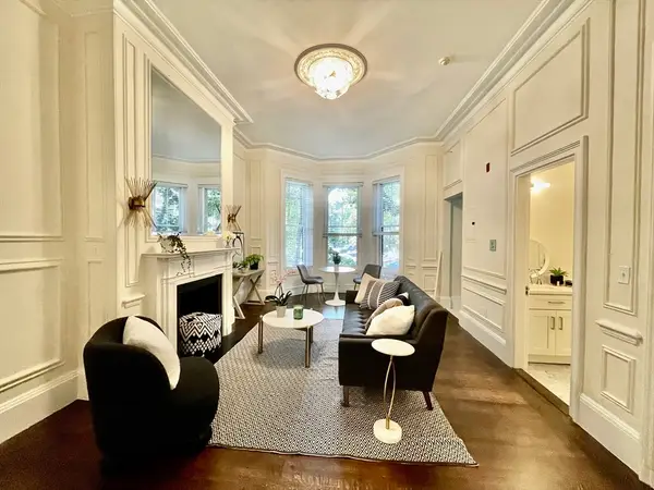 11 Hereford St, Boston, MA 02115