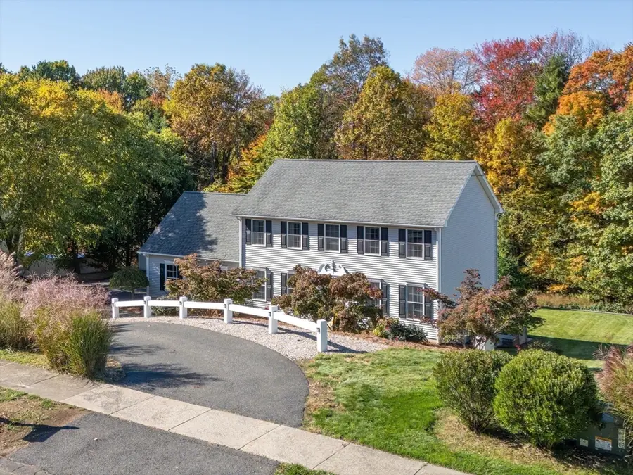 31 Canterbury Cir, East Longmeadow, MA 01028 - Image #2