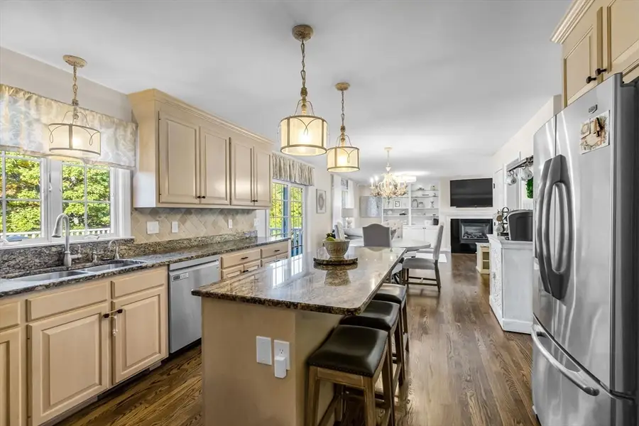 31 Canterbury Cir, East Longmeadow, MA 01028 - Image #3