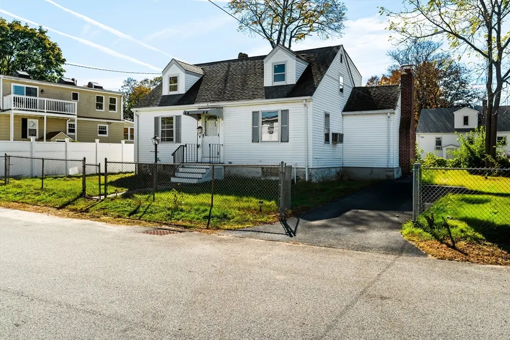 6 Kendal Dr, Woburn, MA 01801 - Image #1