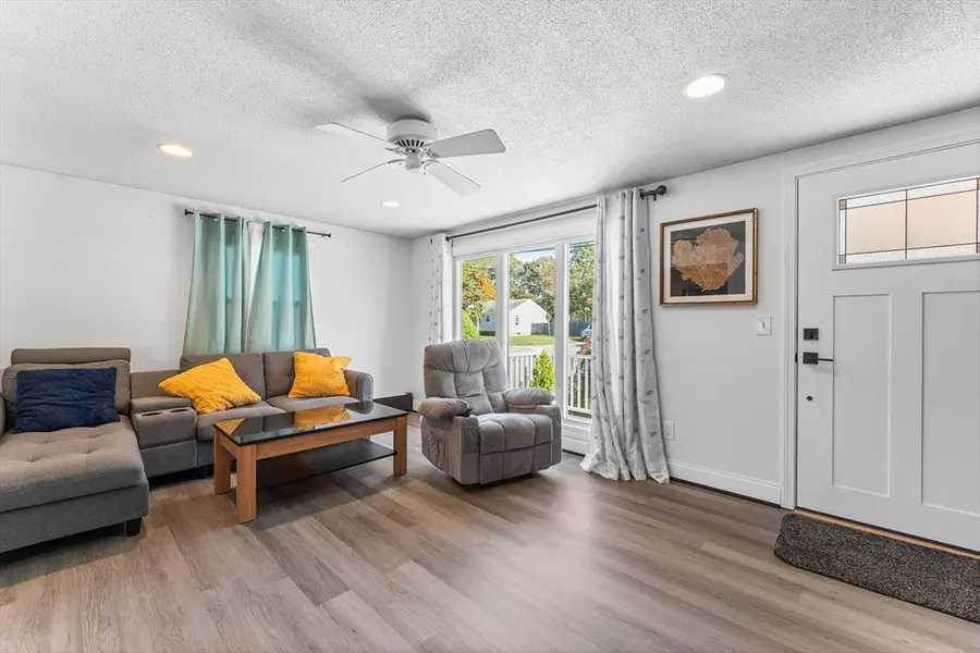 850 Hortonville Rd, Swansea, MA 02777 - Image #3