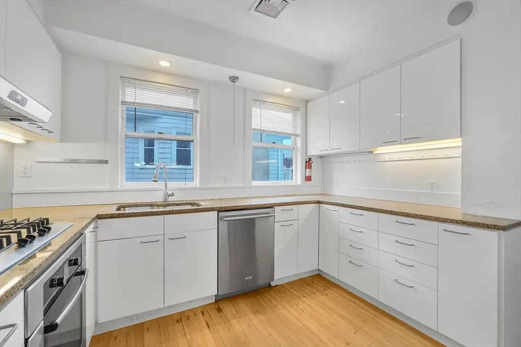 172 Maplewood St, Watertown, MA 02472 - Image #1