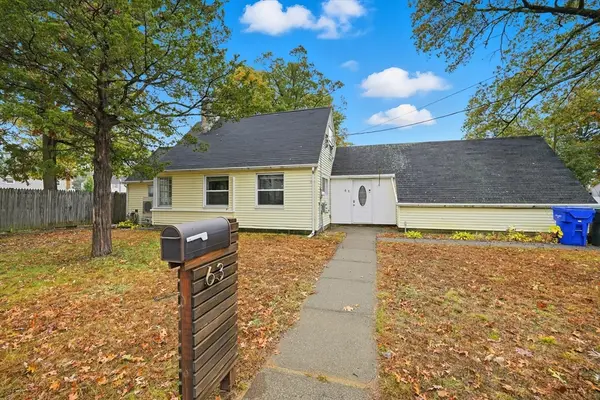 63 Peer St, Springfield, MA 01109