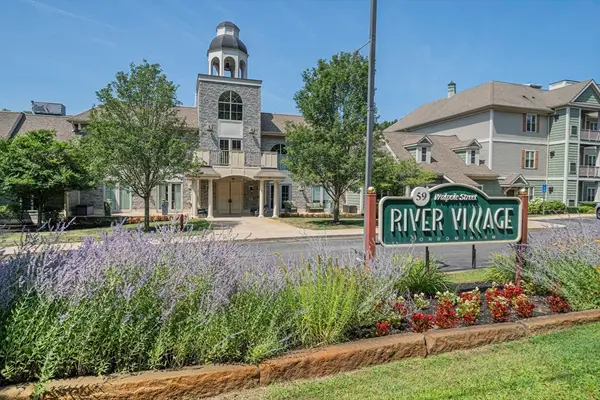 59 Walpole St #210, Canton, MA 02021