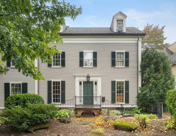 12 Ash Street Place, Cambridge, MA 02138