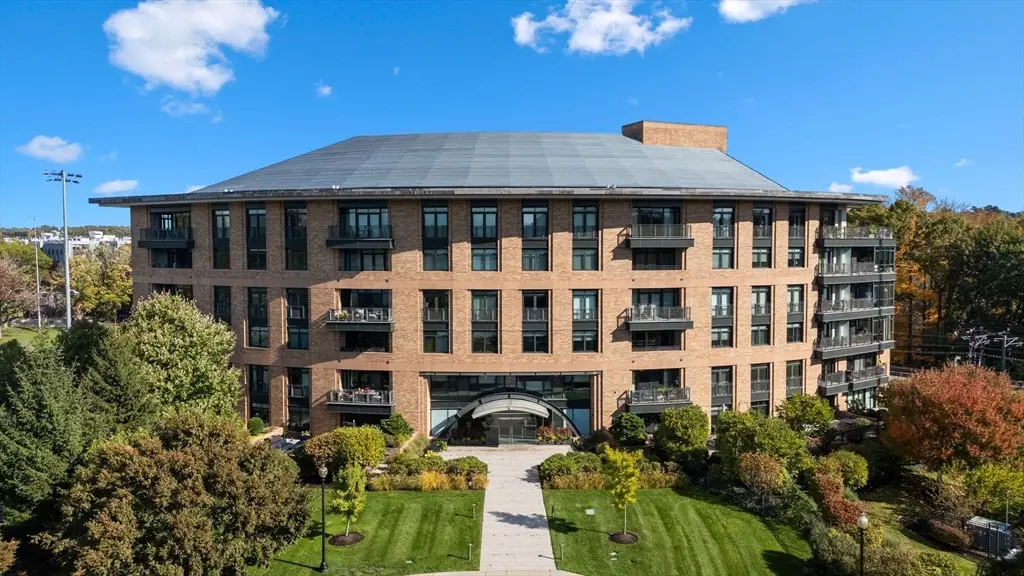 2400 Beacon St #112, Chestnut Hill, MA 02467 - Image #1