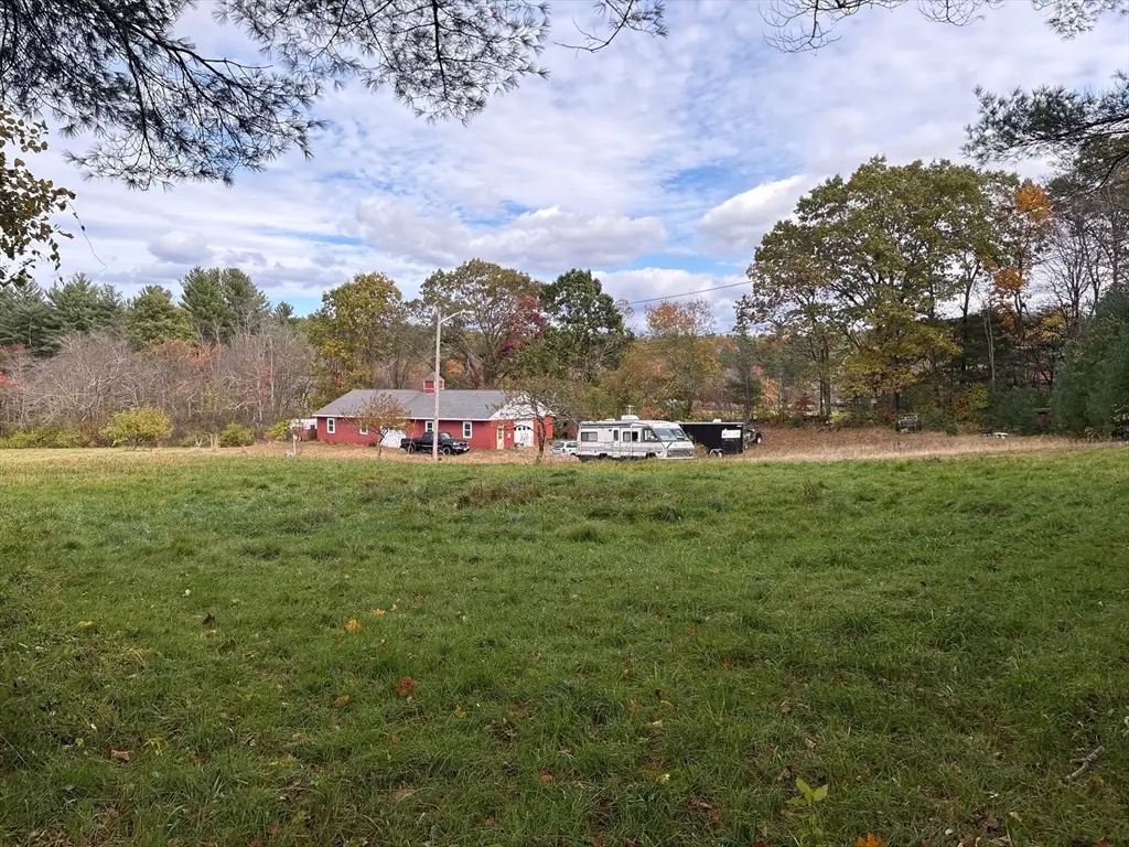 194 Old Greenwich Plains Rd, Hardwick, MA 01082 - Image #1
