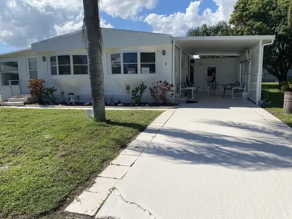 9 Se Valencia Lane, Port St. Lucie, FL 34952