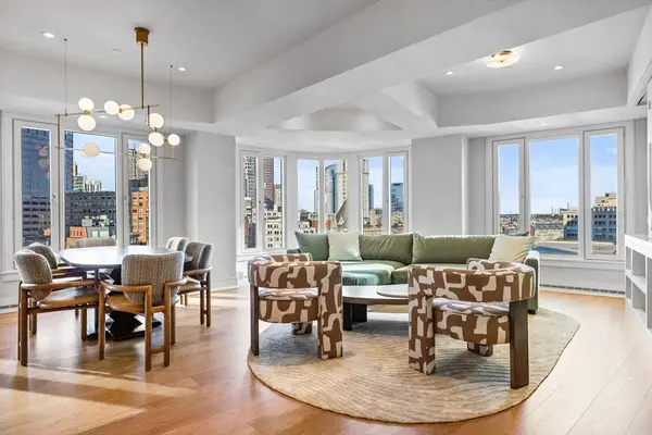 10 Rowes Wharf #1003, Boston, MA 02110