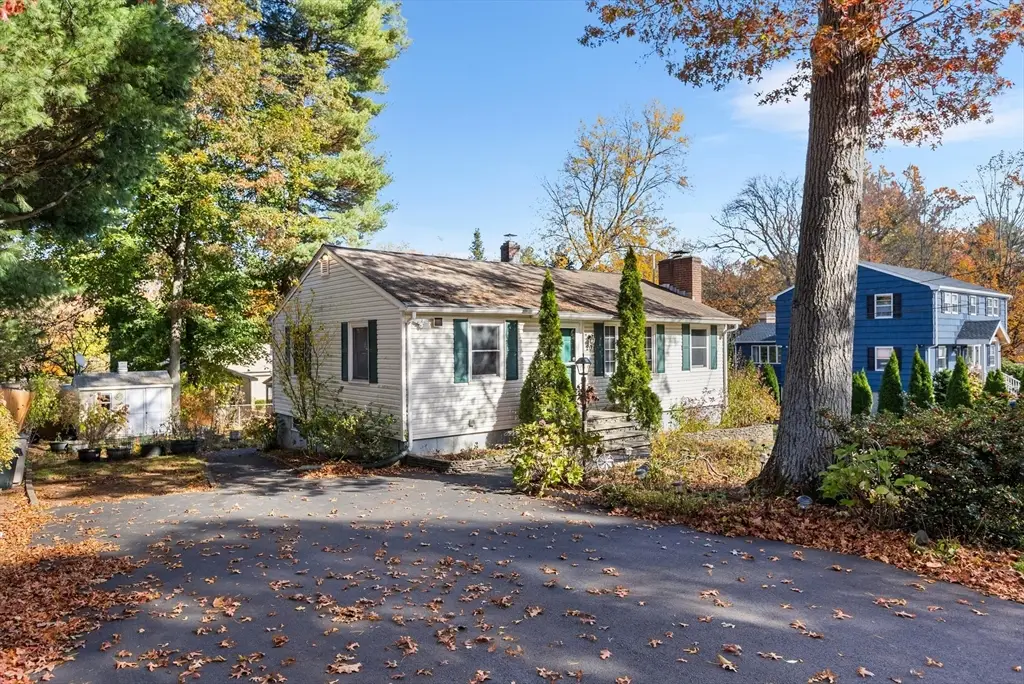 20 Lantern Ln, Burlington, MA 01803 - Image #1