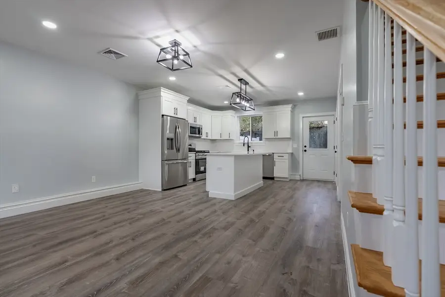 219 Earle St #3, Fall River, MA 02723 - #3