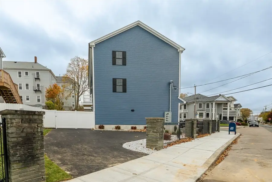 215 Earle St #1, Fall River, MA 02723 - #2