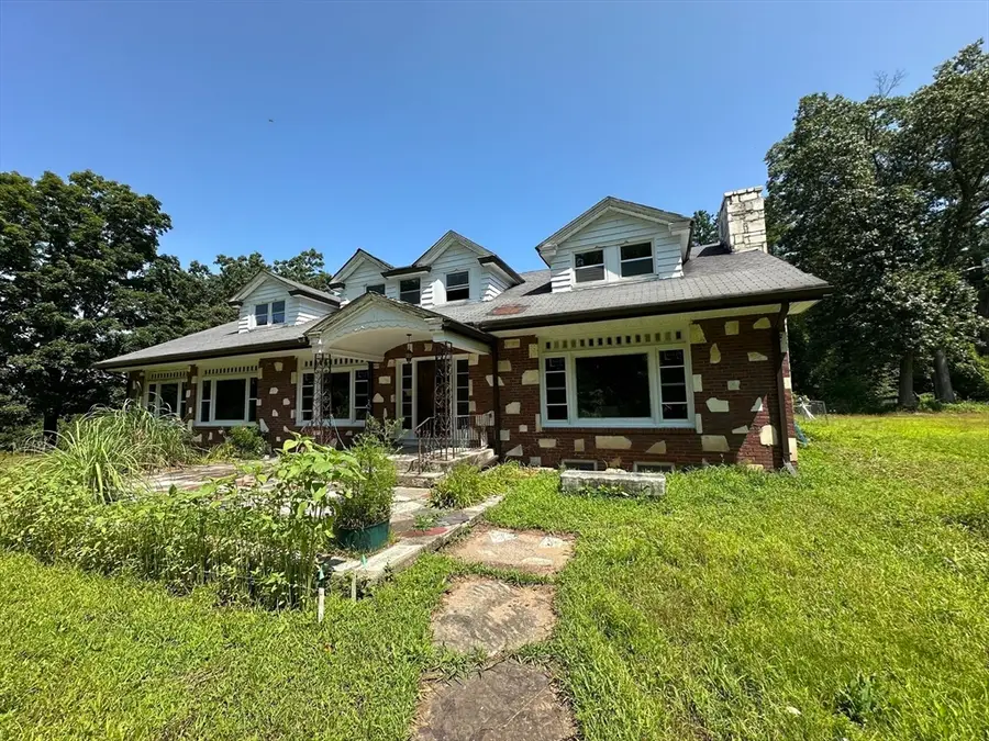 12-R Jackielyn Cir, Granby, MA 01033 - Image #2