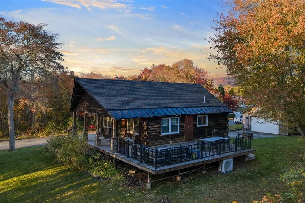 19 Smith St, Fairhaven, MA 02719 - Image #1