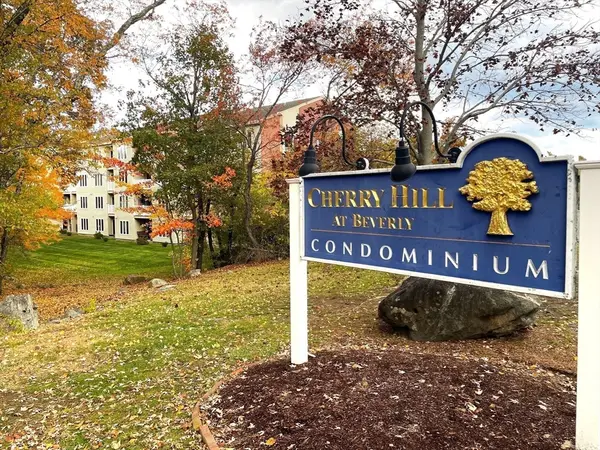 2 Duck Pond Road #108, Beverly, MA 01915