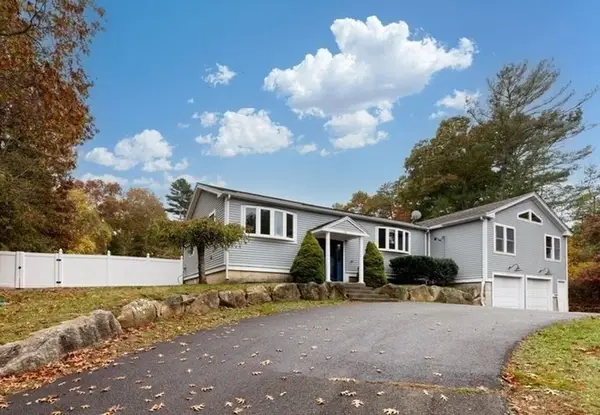 242 Hedges Pond Rd, Plymouth, MA 02360