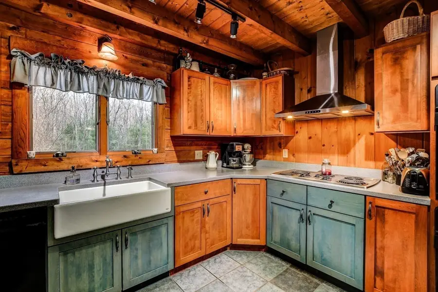 23 Dana Rd, Petersham, MA 01366 - Image #3