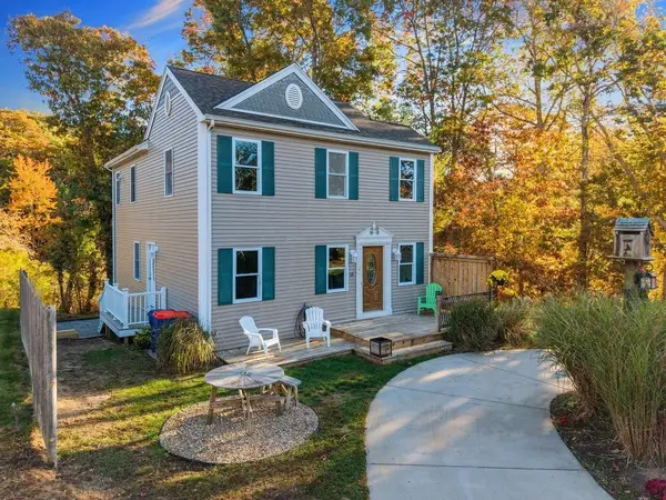 13 Parkwood Dr, Wareham, MA 02571