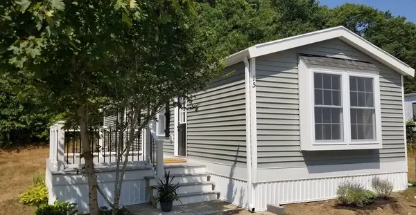 15 1st Street #15, Bourne, MA 02559