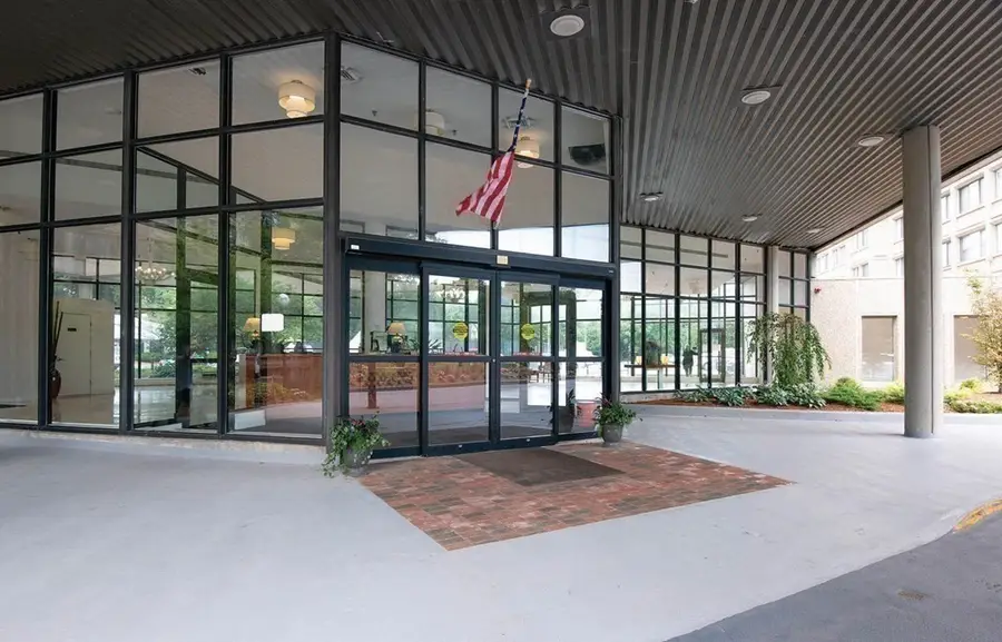 250 Hammond Pond Parkway #1604N, Newton, MA 02467 - Image #2