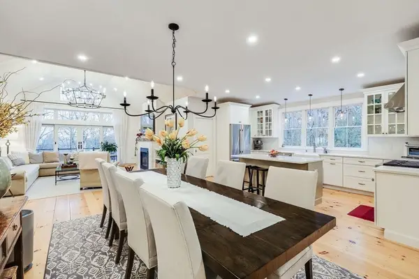 22 Hickorywood, Plymouth, MA 02360