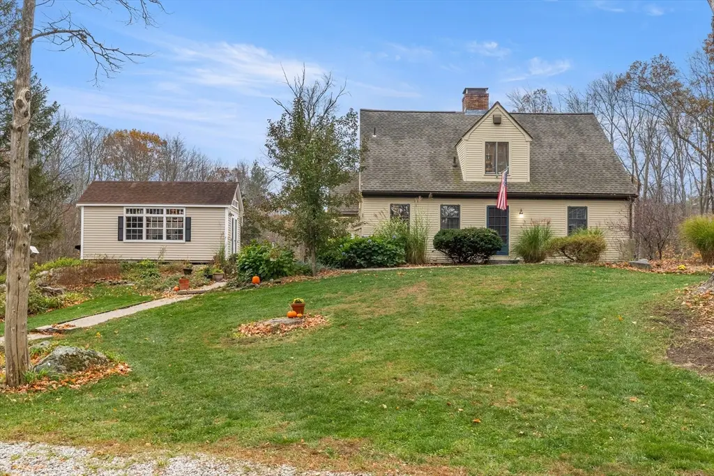 137 Indian Hill St, West Newbury, MA 01985 - #1