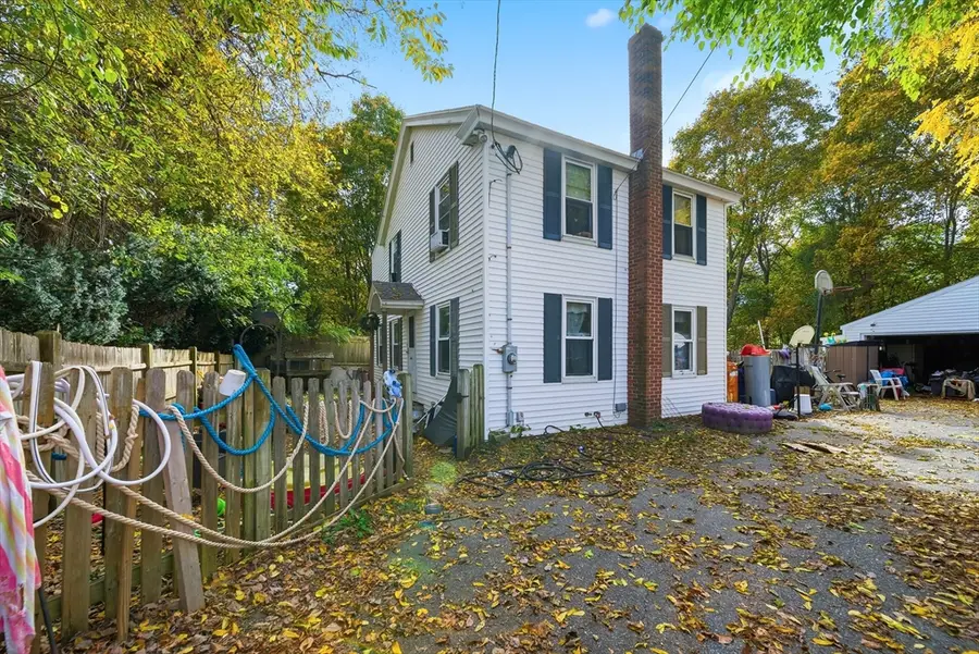 36 Elm St, Uxbridge, MA 01569 - Image #2