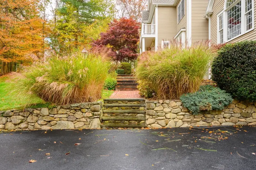 56 Paradise Dr, Norwell, MA 02061 - Image #3