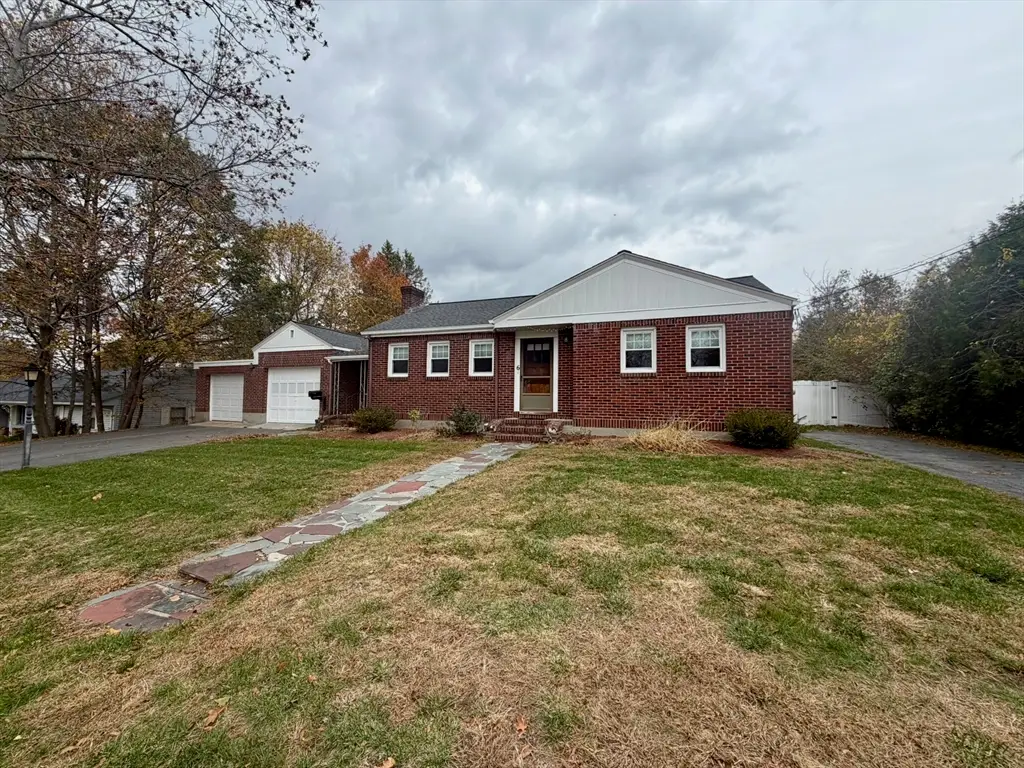 6 Vineyard Ave, Clinton, MA 01510 - #1