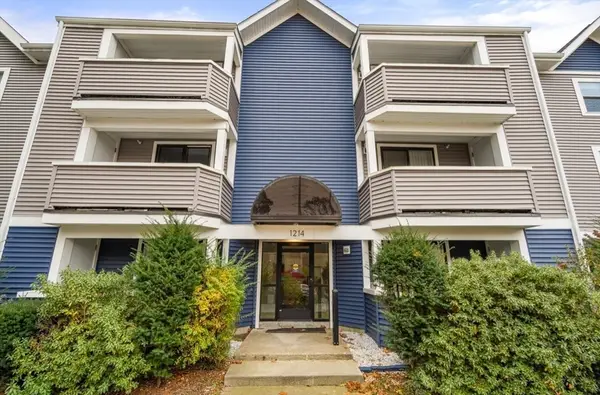 1214 Vfw Pkwy #30, Boston, MA 02132