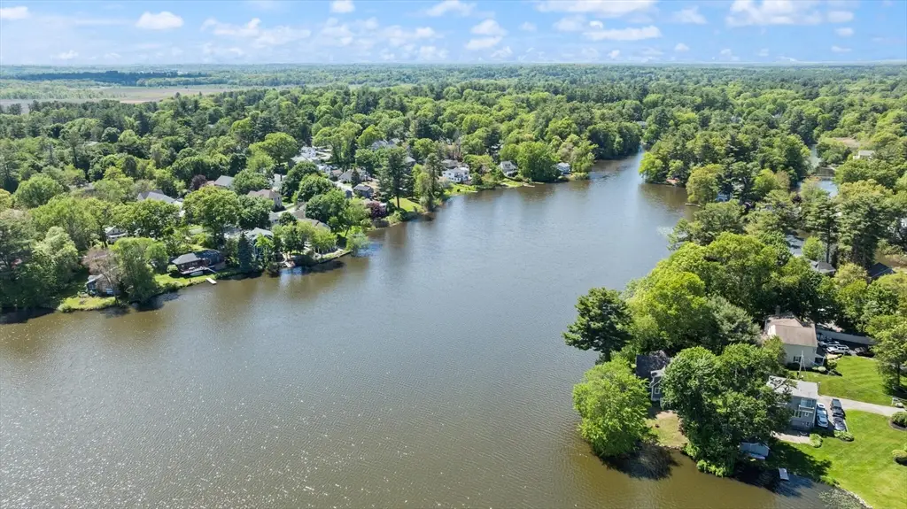 320 Pillings Pond Rd, Lynnfield, MA 01940 - Image #1