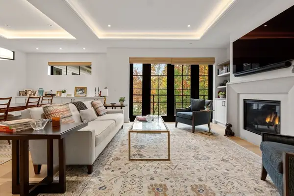 148 Weston Rd #208, Wellesley, MA 02482