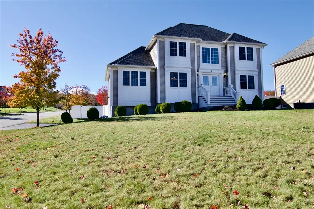 2 Keeneland Cir, Leominster, MA 01453 - Image #1