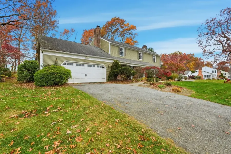 27 Eastwood Dr, Wilbraham, MA 01095 - Image #2
