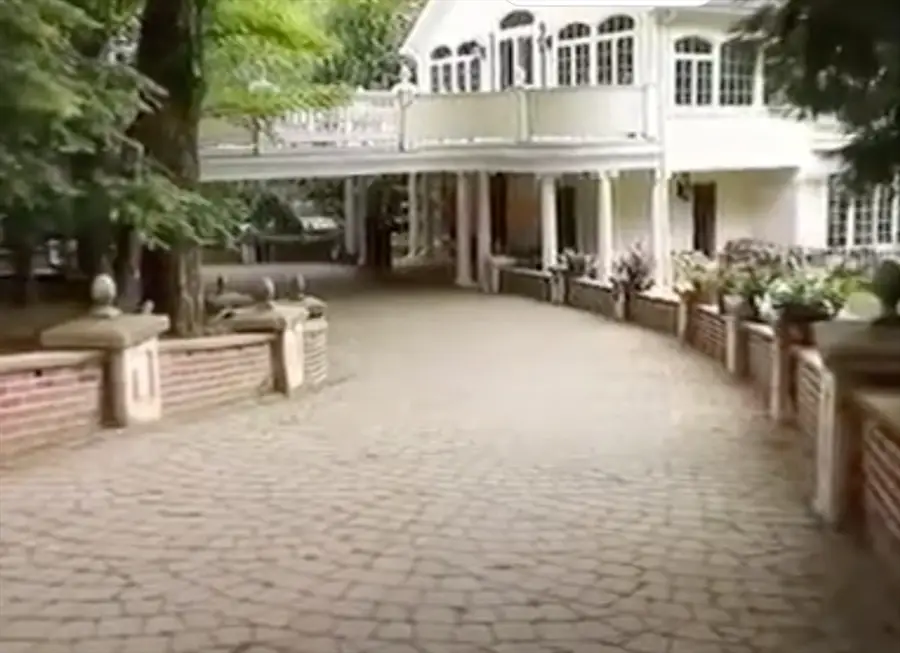 87 East Holland Road, Brimfield, MA 01566 - Image #2