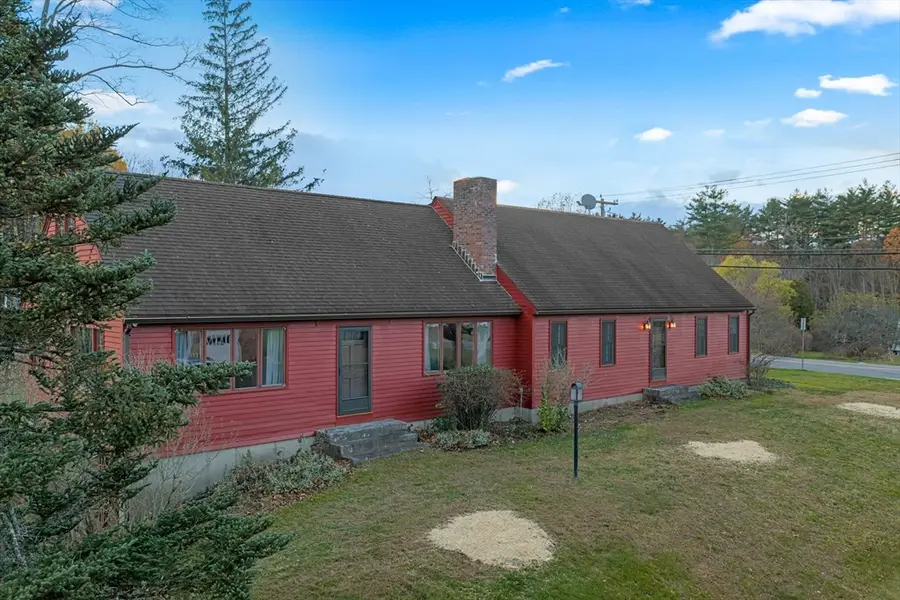 4 Pickett Ln, Greenfield, MA 01301 - #2