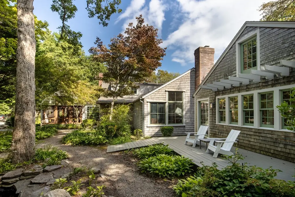 16 Vine St, Marion, MA 02738 - Image #1